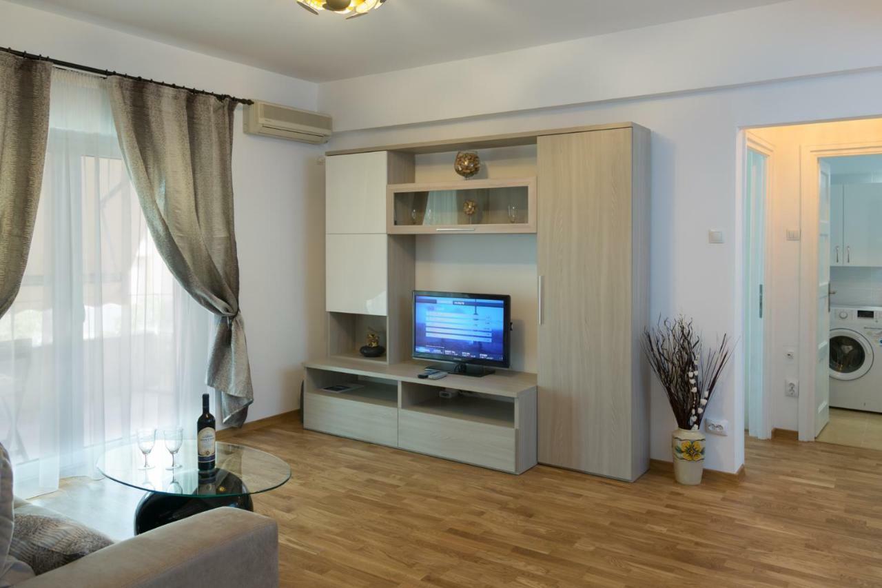 Central Luxury Flat With Terrace - Adela Accommodation - Ideal For Long Stays Bukareszt Zewnętrze zdjęcie