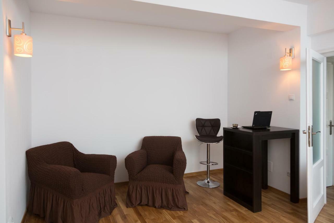 Central Luxury Flat With Terrace - Adela Accommodation - Ideal For Long Stays Bukareszt Zewnętrze zdjęcie
