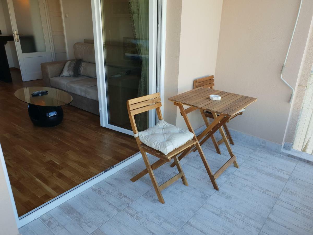 Central Luxury Flat With Terrace - Adela Accommodation - Ideal For Long Stays Bukareszt Zewnętrze zdjęcie